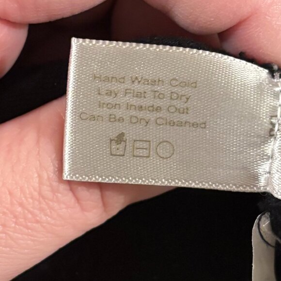 Boston Proper Black Embellished Long Sleeve V-Neck Tunic Top ~ Medium ~ EUC - Picture 6 of 7